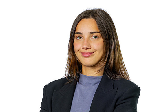 Meridian-160725-Alisya-5-600x400