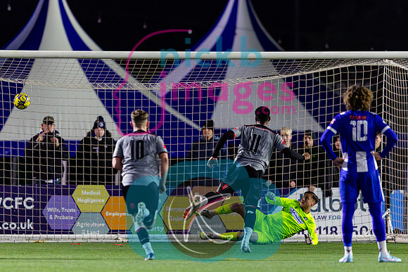 Worcester-City-v-Stourbridge-181125-35