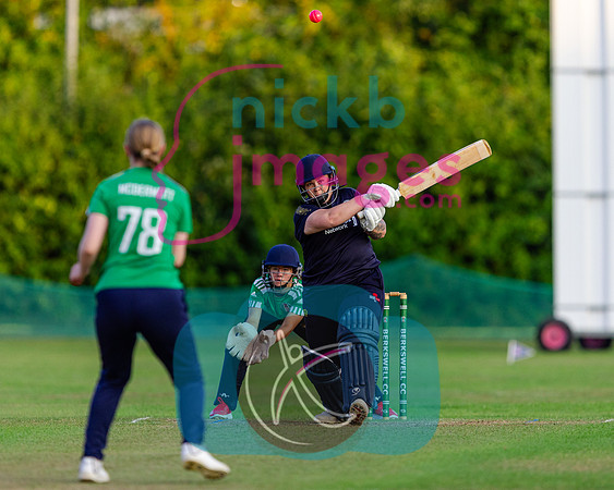 100-Ball-Womens-SF-Berkswell-v-Dorridge-150825-63