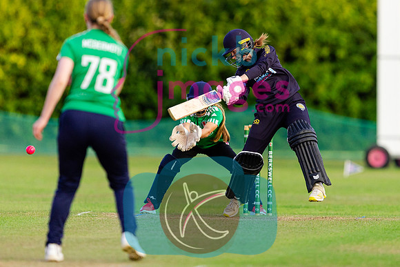 100-Ball-Womens-SF-Berkswell-v-Dorridge-150825-64