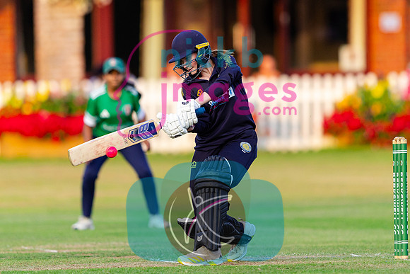 100-Ball-Womens-SF-Berkswell-v-Dorridge-150825-70