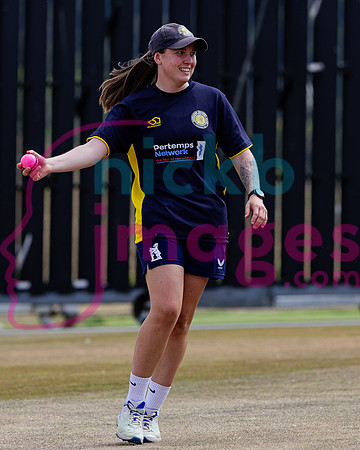 Vitality-Womens-Clubs-T20-Final-Dorridge-v-St-Cross-Symondians-160826-32