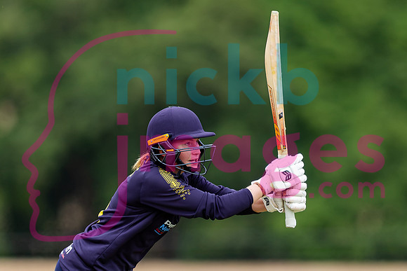Vitality-Womens-Clubs-T20-Final-Dorridge-v-St-Cross-Symondians-160826-115