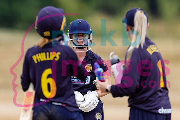 Vitality-Womens-Clubs-T20-Final-Dorridge-v-St-Cross-Symondians-160826-114