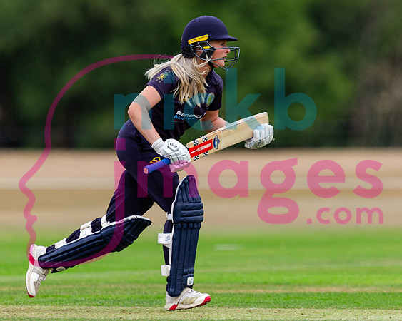 Vitality-Womens-Clubs-T20-Final-Dorridge-v-St-Cross-Symondians-160826-122