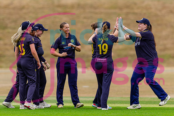 Vitality-Womens-Clubs-T20-Final-Dorridge-v-St-Cross-Symondians-160826-137