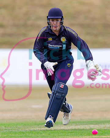 Vitality-Womens-Clubs-T20-Final-Dorridge-v-St-Cross-Symondians-160826-140