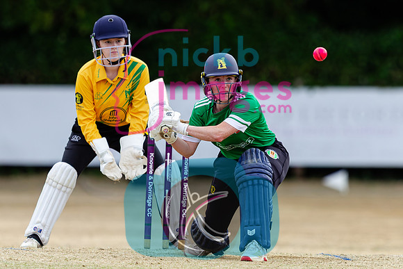 Warwickshire-Womens-100-Ball-SF-K&D-v-Berkswell-170828-18