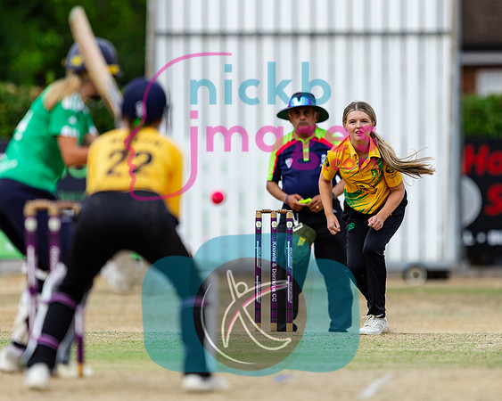 Warwickshire-Womens-100-Ball-SF-K&D-v-Berkswell-170828-20