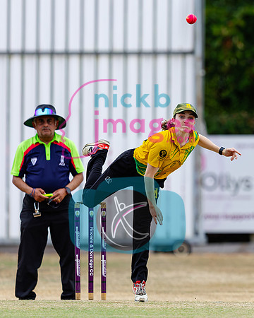 Warwickshire-Womens-100-Ball-SF-K&D-v-Berkswell-170828-4