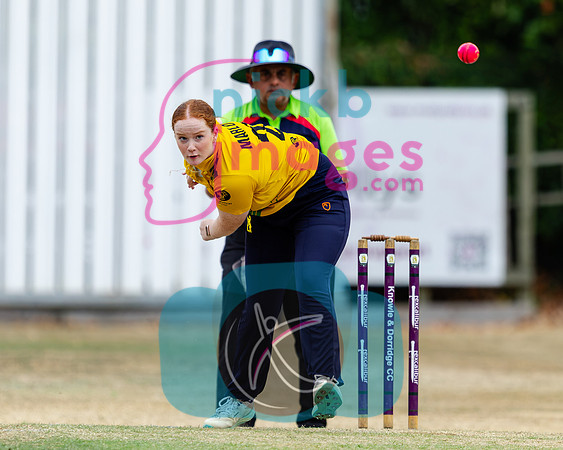 Warwickshire-Womens-100-Ball-SF-K&D-v-Berkswell-170828-1