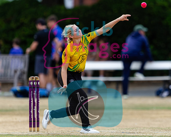 Warwickshire-Womens-100-Ball-SF-K&D-v-Berkswell-170828-11