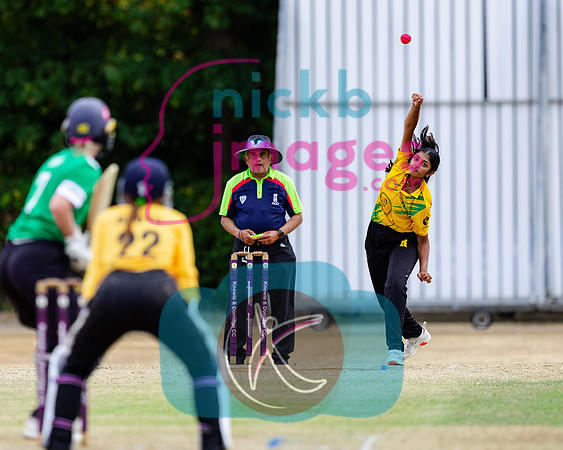 Warwickshire-Womens-100-Ball-SF-K&D-v-Berkswell-170828-13