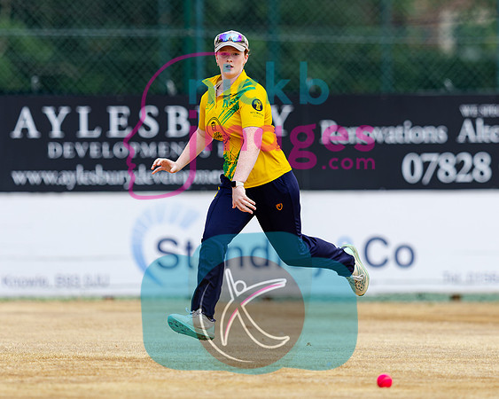 Warwickshire-Womens-100-Ball-SF-K&D-v-Berkswell-170828-14