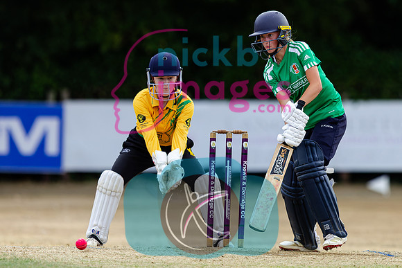 Warwickshire-Womens-100-Ball-SF-K&D-v-Berkswell-170828-16