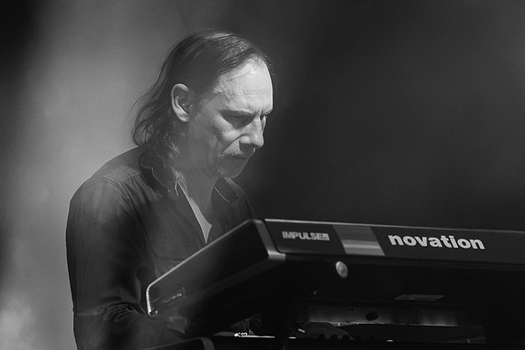 Steve-Hackett-Nottingham-161026-32