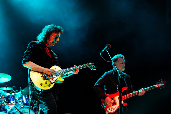Steve-Hackett-Leicester-DeMontfort-131026-3