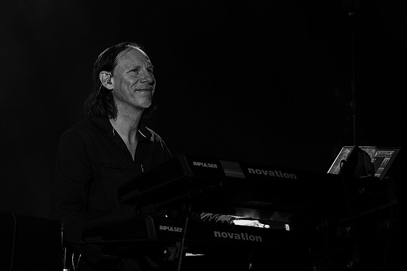 Steve-Hackett-Nottingham-161026-1