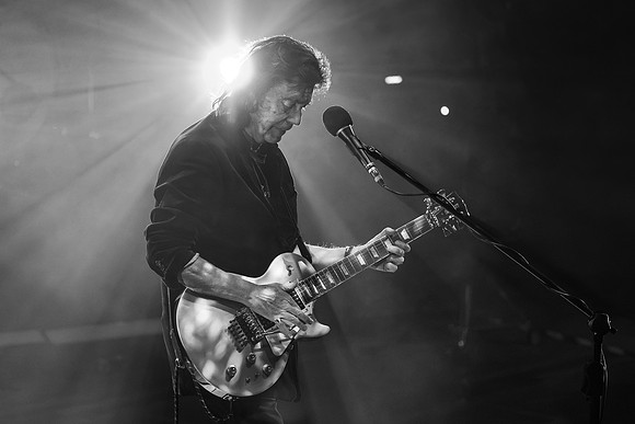 Steve-Hackett-Nottingham-161026-18
