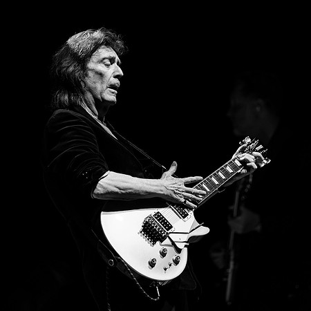 Steve-Hackett-Leicester-DeMontfort-131026-12