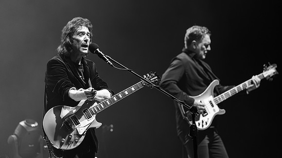 Steve-Hackett-Nottingham-161026-14