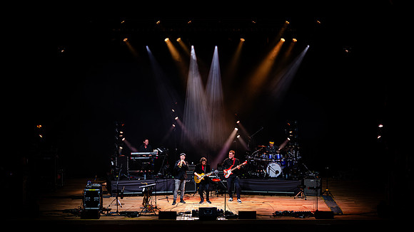 Steve-Hackett-Leicester-DeMontfort-131026-30
