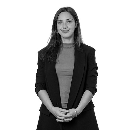 Meridian-160725-Alisya-1-600x600-B&W