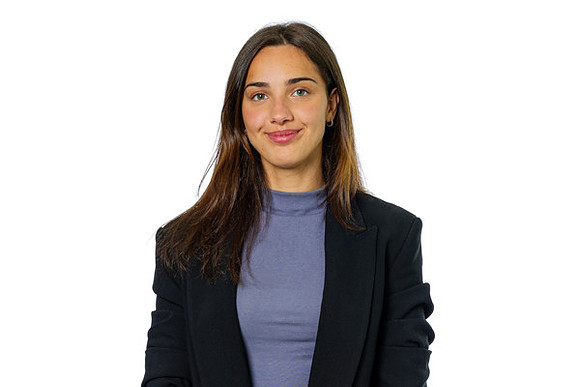 Meridian-160725-Alisya-1-600x400