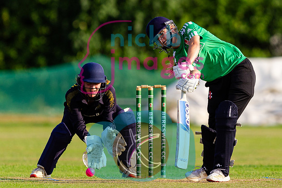 100-Ball-Womens-SF-Berkswell-v-Dorridge-150825-7