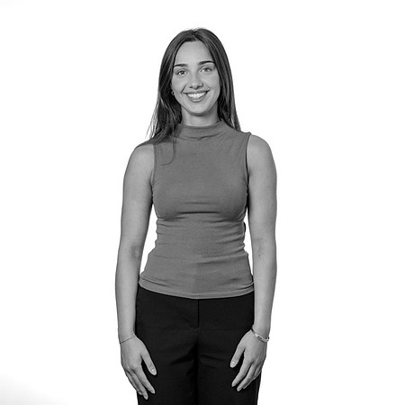 Meridian-160725-Alisya-6-600x600-B&W
