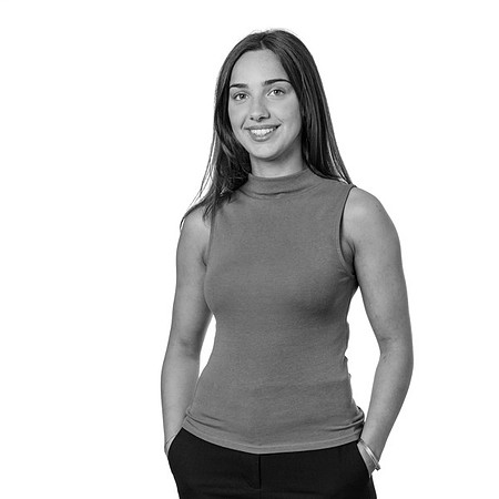 Meridian-160725-Alisya-9-600x600-B&W