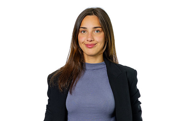 Meridian-160725-Alisya-2-600x400